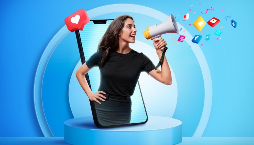 medium-shot-woman-influencer-marketing-1000x570